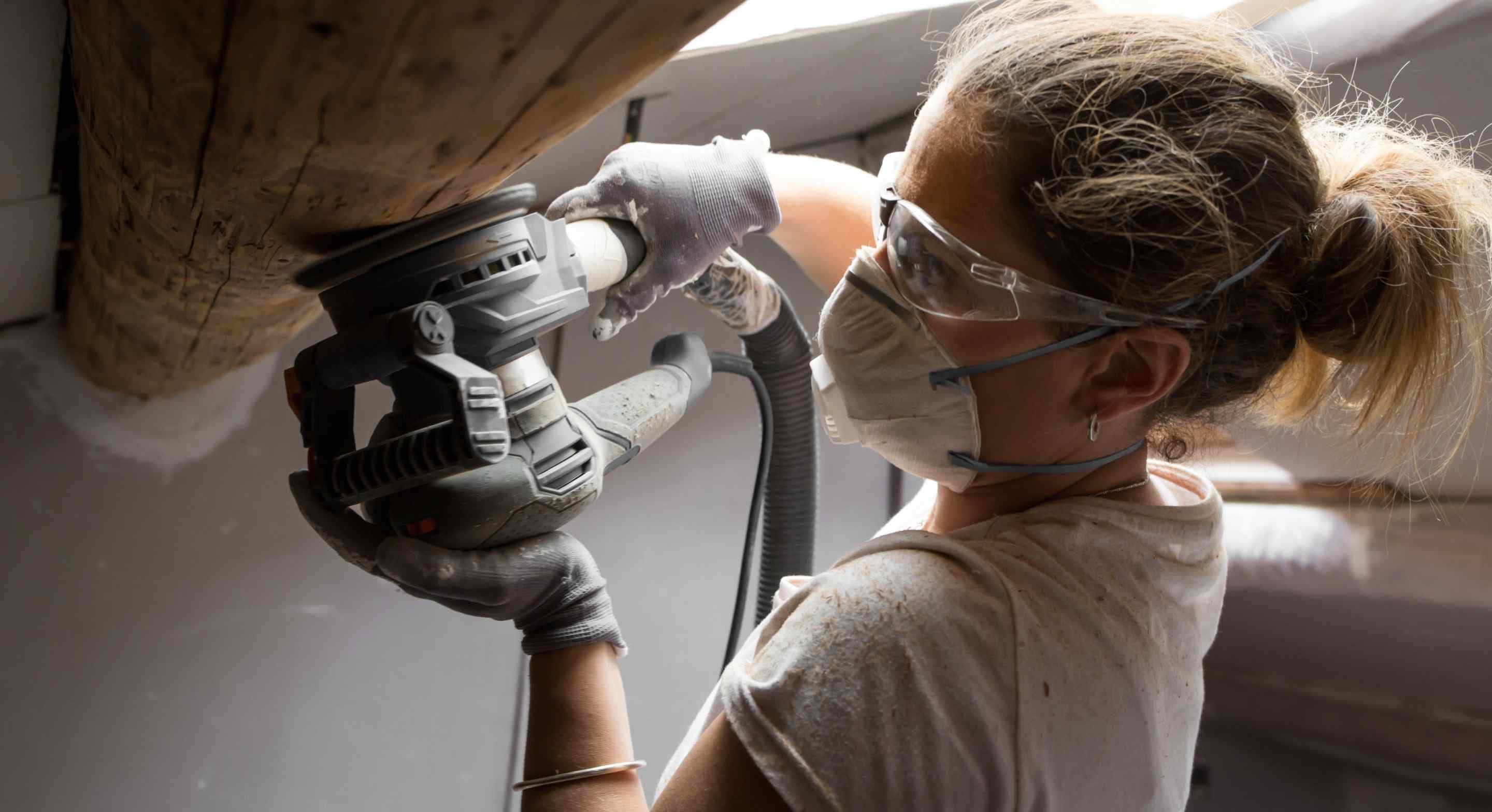 contractor in work | ServiceForge