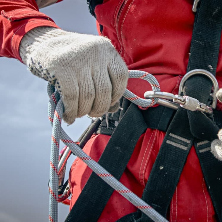 contractor in work | ServiceForge